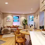 King Bed Renovated And Cozy Near Bryggen Bergen