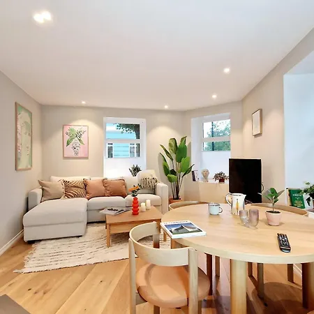 펜션 King Bed Renovated And Cozy Near Bryggen