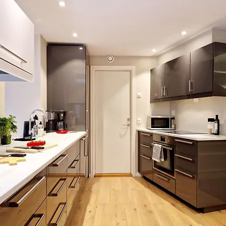 King Bed Renovated And Cozy Near Bryggen 펜션 *