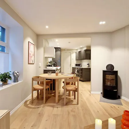 Дом отдыха King Bed Renovated And Cozy Near Bryggen *