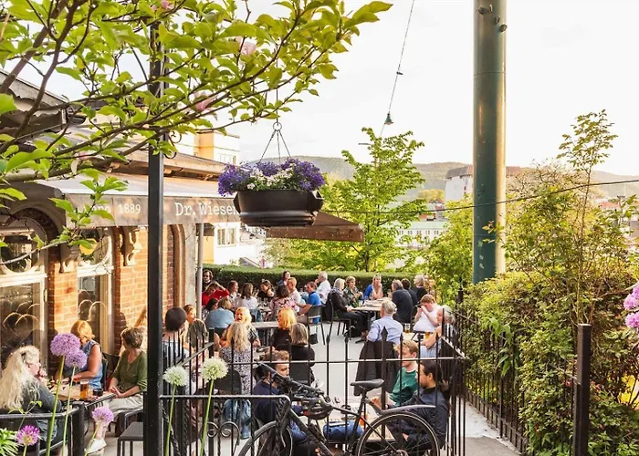 King Bed Renovated&cozy Near Bryggen Feriehus