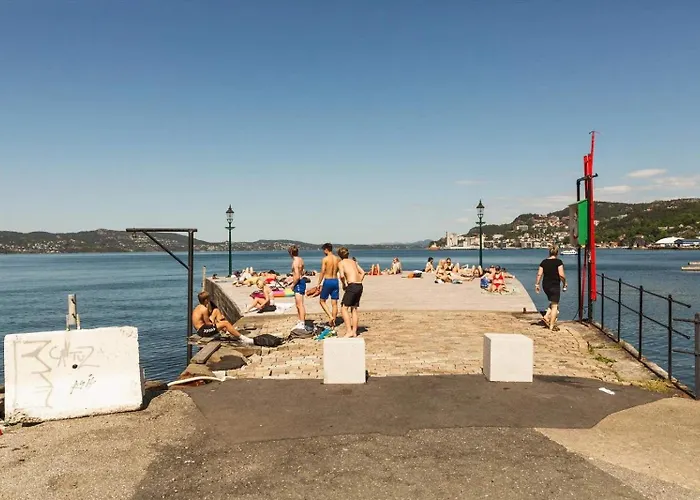 King Bed Renovated&cozy Near Bryggen Feriehus *